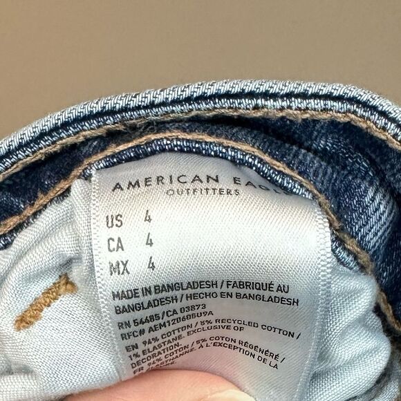 American Eagle Stretch Denim Mom Short Rolled Up High Rise Relaxed Sz 4 - Picture 6 of 6